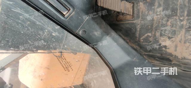 駕駛室內(nèi)部（駕駛室部分）