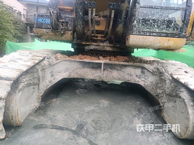 轉(zhuǎn)盤和下車架正前（工作和回轉(zhuǎn)裝置）