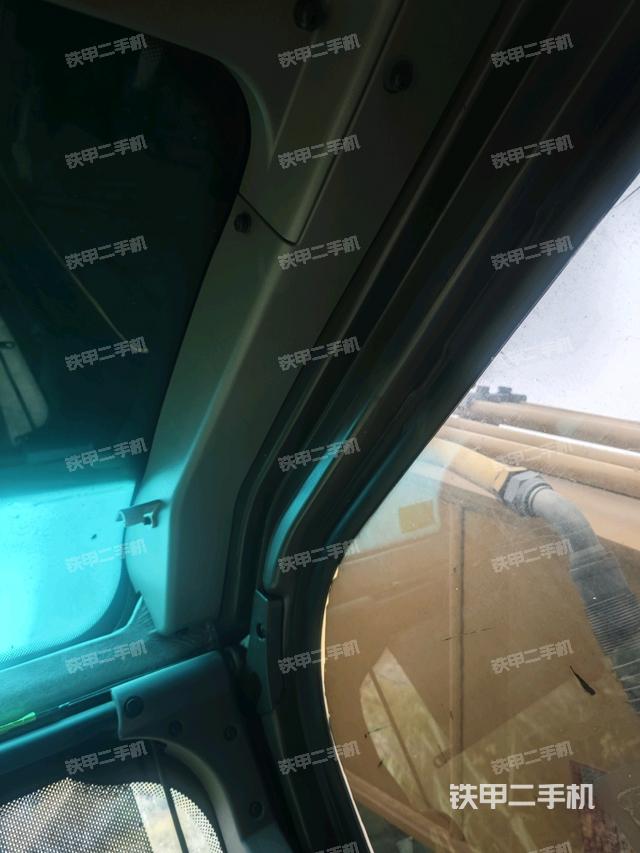 座椅右側(cè)控制臺/鑰匙門/油門/含右手柄（駕駛室部分）