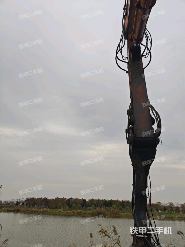 小臂整體左后(工作和回轉(zhuǎn)裝置) 小臂整體左后(工作和回轉(zhuǎn)裝置)