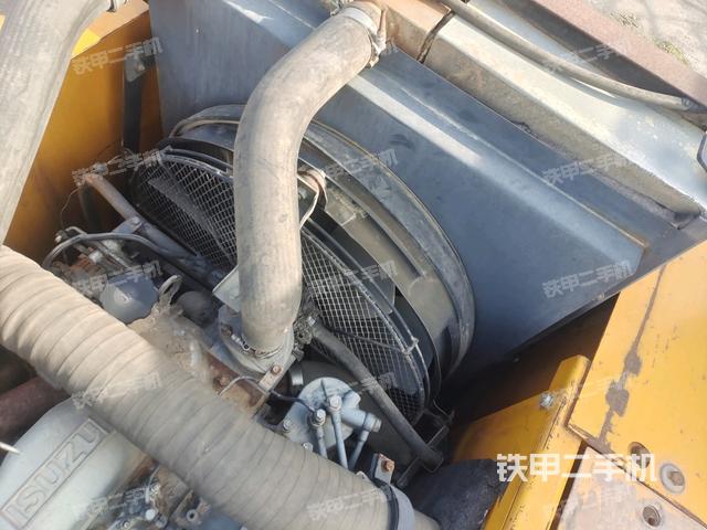 氣門室蓋螺絲特寫(上車部件) 氣門室蓋螺絲特寫(上車部件)
