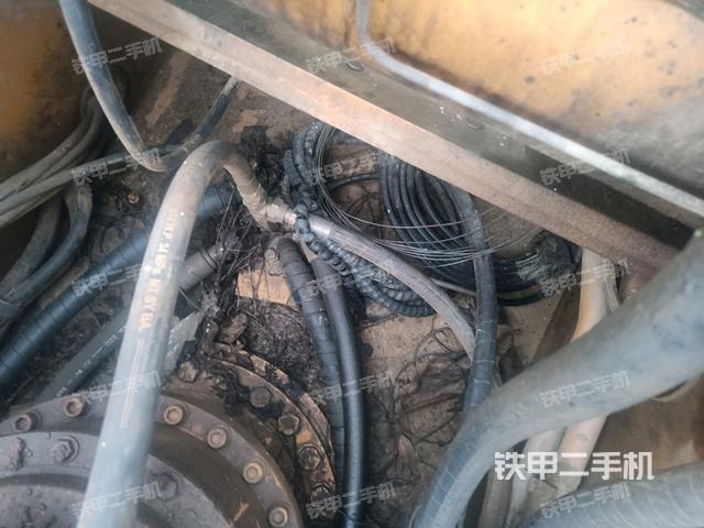 中央回轉(zhuǎn)接頭特寫（上車部件）