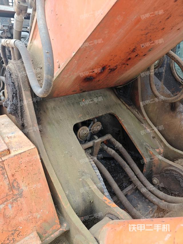 大臂根部?斜視(工作和回轉(zhuǎn)裝置) 大臂根部?斜視(工作和回轉(zhuǎn)裝置)