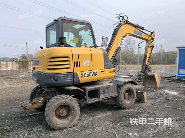 右后45(整機(jī)外觀) 右后45(整機(jī)外觀)