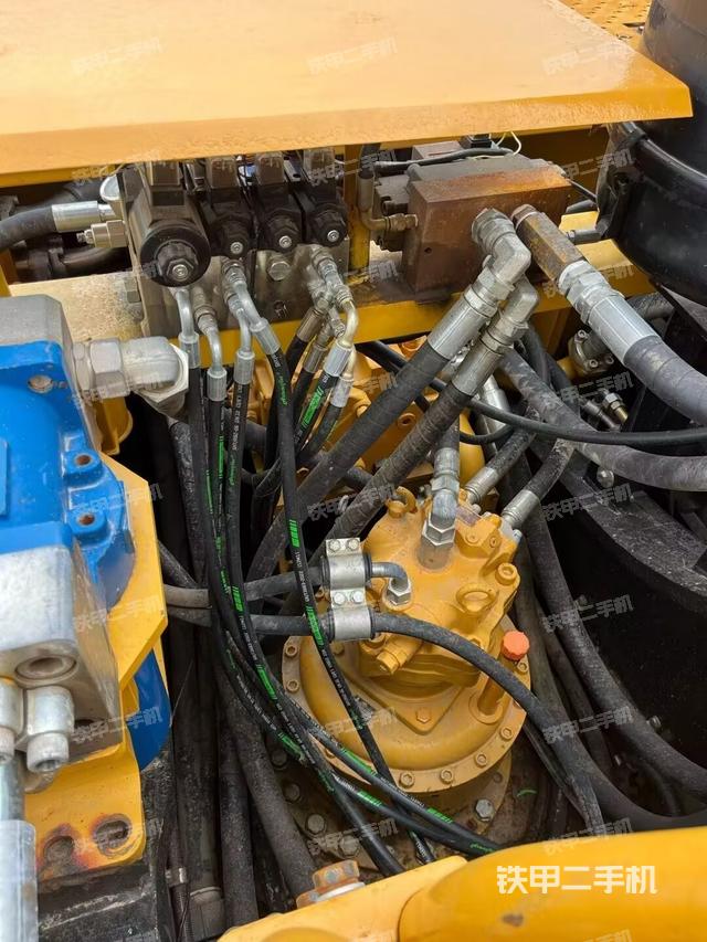 回轉(zhuǎn)馬達(dá)（上車部件）