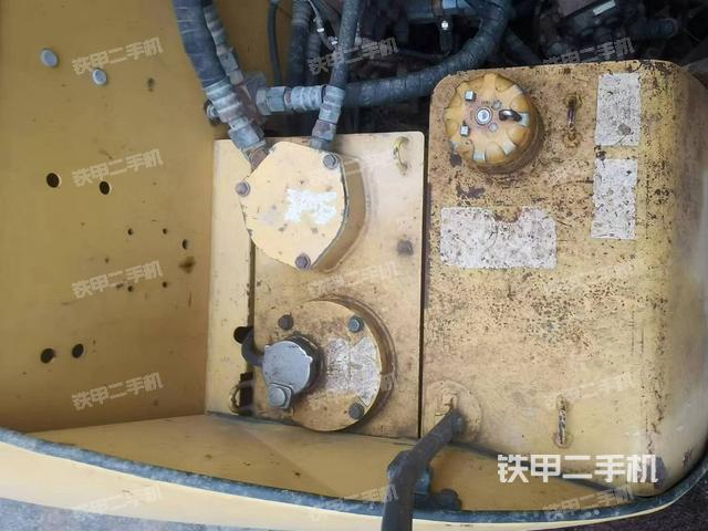 鏟斗右后整體(工作和回轉裝置) 鏟斗右后整體(工作和回轉裝置)