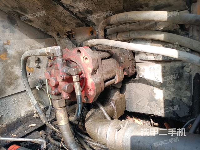 液壓泵斜45?右（大件艙室）