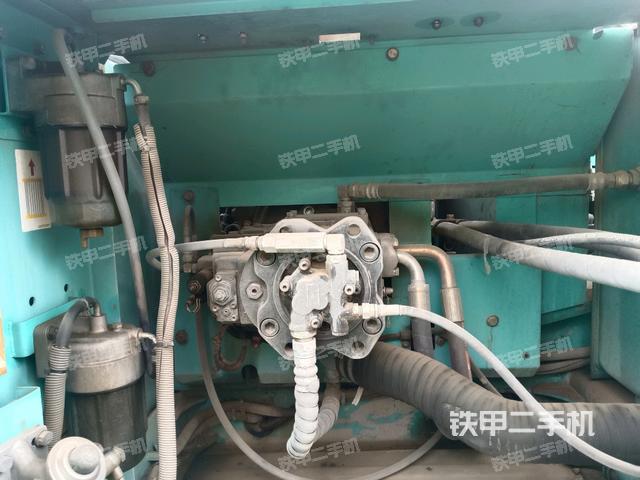 液壓泵艙室正面整體（整機(jī)外觀）