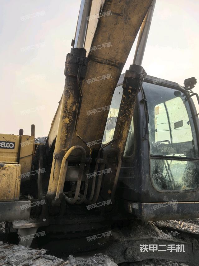 大臂油缸整體?豎拍（工作和回轉(zhuǎn)裝置）