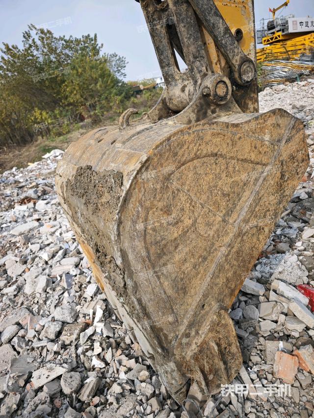 大臂油缸整體?豎拍（工作和回轉(zhuǎn)裝置）