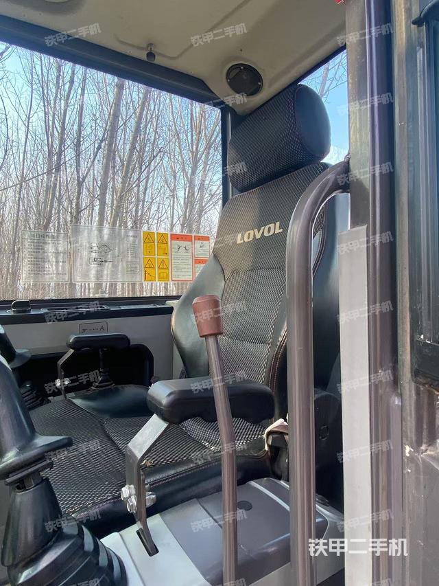 座椅左側(cè)控制臺(tái)/音響/含左手柄(駕駛室部分) 座椅左側(cè)控制臺(tái)/音響/含左手柄(駕駛室部分)