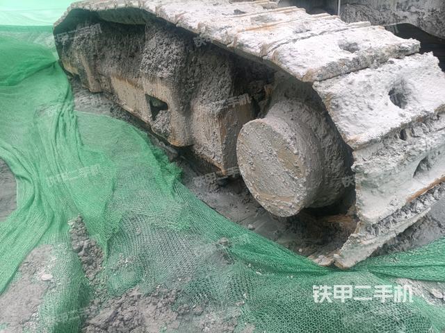 左側(cè)履帶整體?（行走機(jī)構(gòu)）