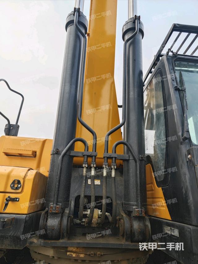 大臂油缸整體?豎拍（工作和回轉(zhuǎn)裝置）