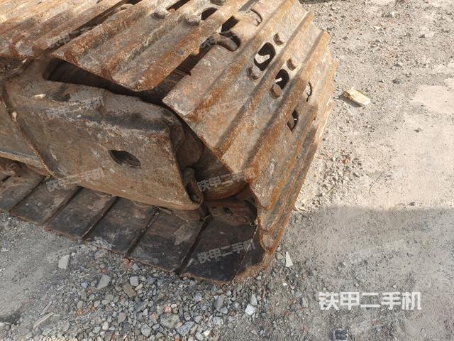 右側(cè)履帶整體(行走機(jī)構(gòu)) 右側(cè)履帶整體(行走機(jī)構(gòu))