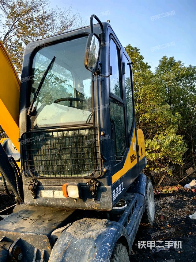 新源XYB75W-9挖掘機