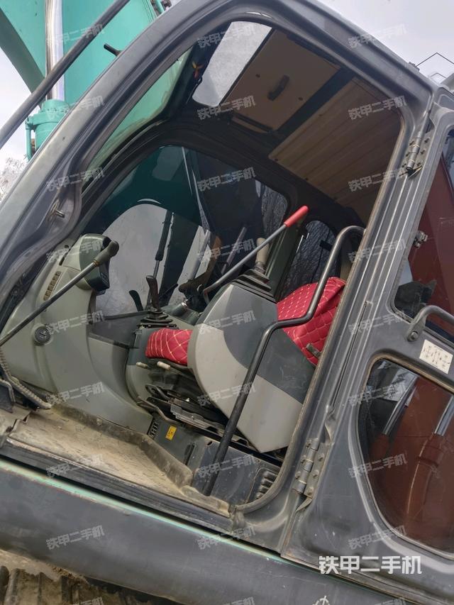 駕駛室整體（整機(jī)外觀）