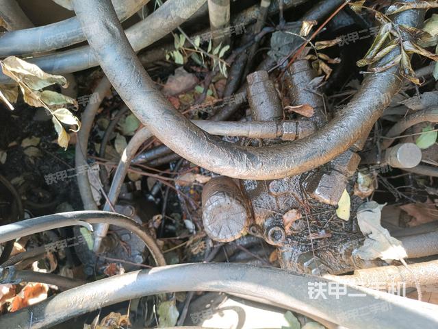 回轉(zhuǎn)馬達(dá)（上車部件）