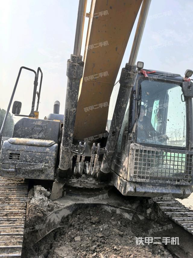 大臂油缸整體?豎拍（工作和回轉(zhuǎn)裝置）