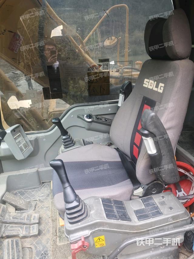 后窗玻璃角標(biāo)（駕駛室部分）