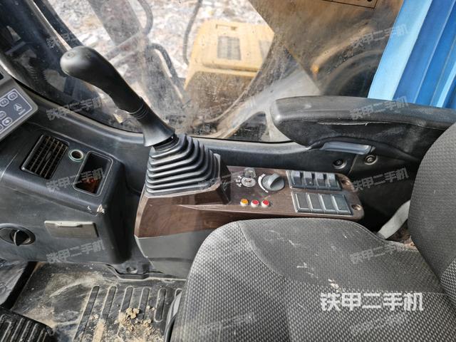 后窗玻璃角標(biāo)（駕駛室部分）