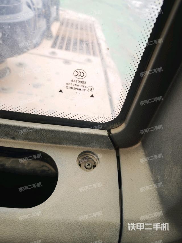 后窗玻璃角標(biāo)（駕駛室部分）