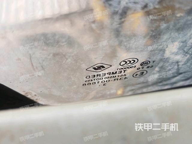 后窗玻璃角標（駕駛室部分）