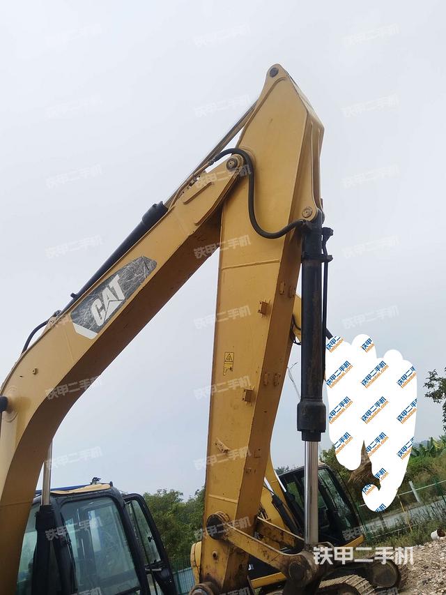 小臂整體右前（工作和回轉裝置）