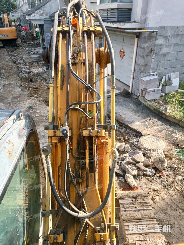 大臂背部俯視（工作和回轉(zhuǎn)裝置）