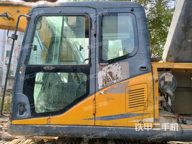 駕駛室正側(cè)（駕駛室部分）