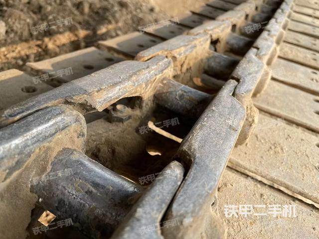 單側履帶整體(整機外觀) 單側履帶整體(整機外觀)