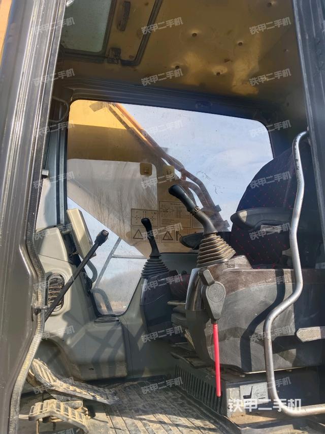 駕駛室整體（整機(jī)外觀）