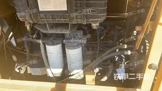 發(fā)動機左側(cè)（整機外觀及大件）