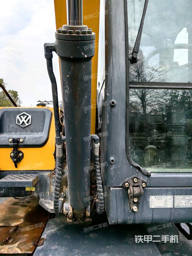 大臂根部?斜（工作和回轉(zhuǎn)裝置）