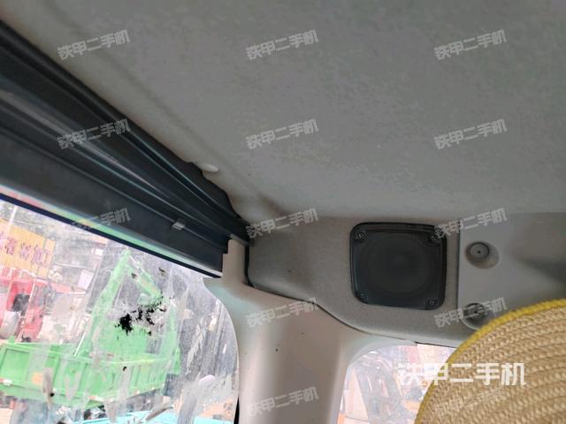駕駛室左前45度(駕駛室部分) 駕駛室左前45度(駕駛室部分)