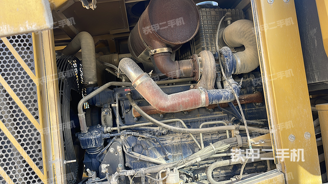 發(fā)動機右側(整機外觀及大件) 發(fā)動機右側(整機外觀及大件)