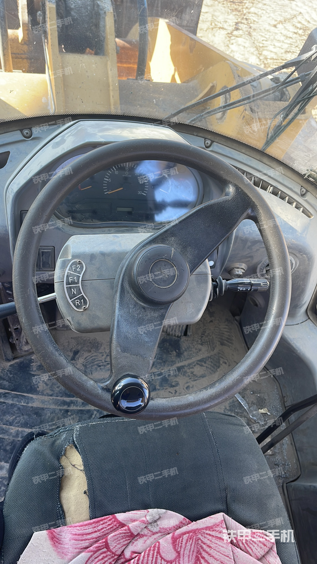 駕駛室操作臺(整機外觀及大件) 駕駛室操作臺(整機外觀及大件)