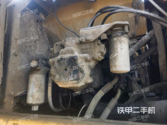 液壓泵艙室正面整體（整機(jī)外觀）