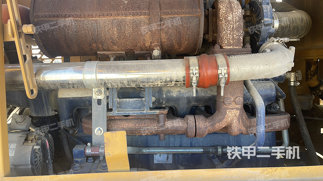 發(fā)動機右側(cè)（整機外觀及大件）