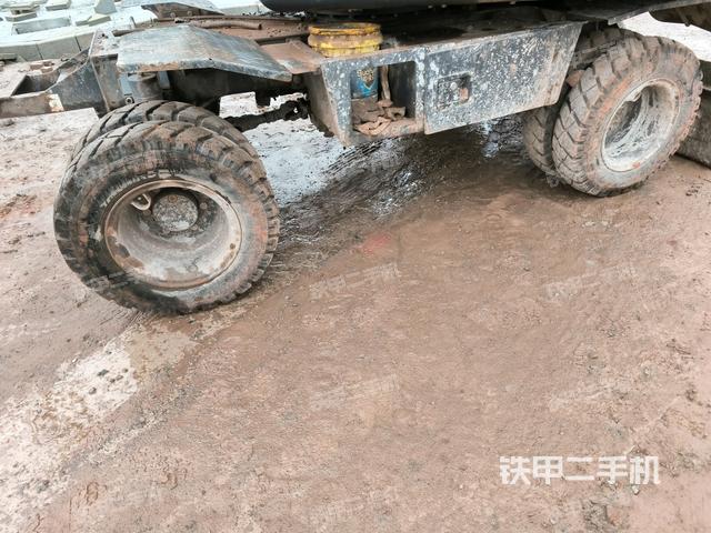 左側(cè)履帶整體?（行走機(jī)構(gòu)）