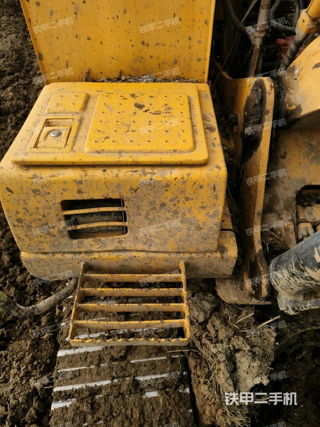 大臂油缸整體?豎拍（工作和回轉(zhuǎn)裝置）