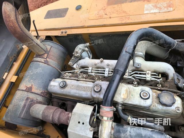 氣門(mén)室蓋螺絲特寫(xiě)（上車(chē)部件）