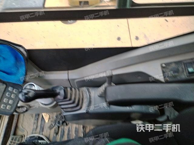 座椅右側(cè)控制臺/鑰匙門/油門/含右手柄（駕駛室部分）