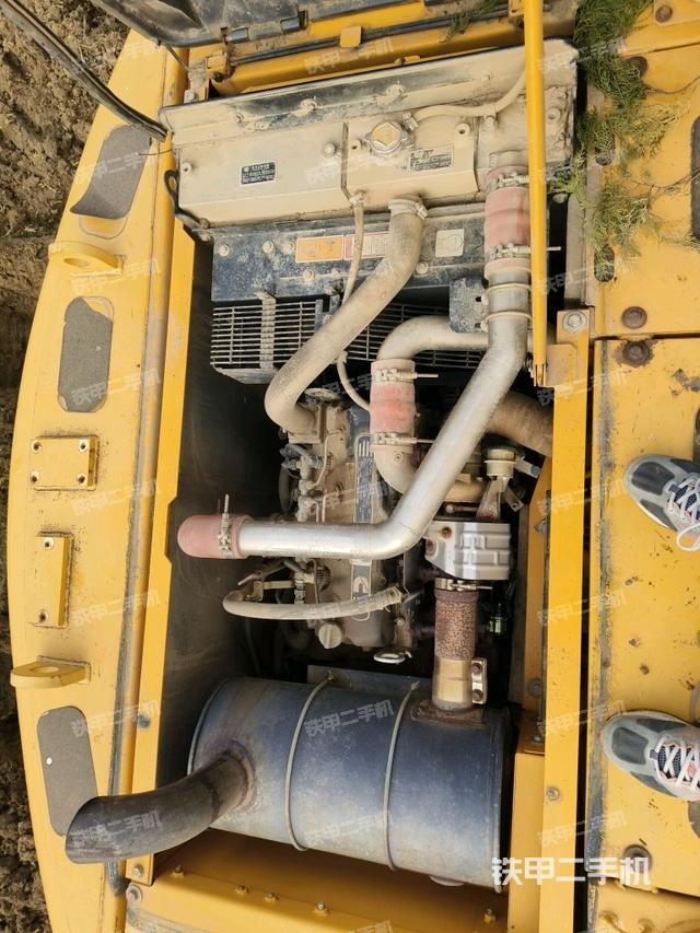 發(fā)動(dòng)機(jī)室（上車(chē)部件）