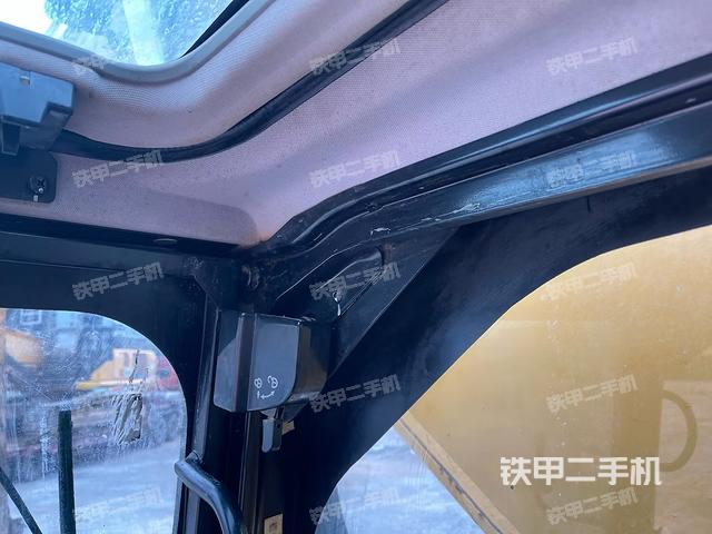 座椅后部(駕駛室部分) 座椅后部(駕駛室部分)