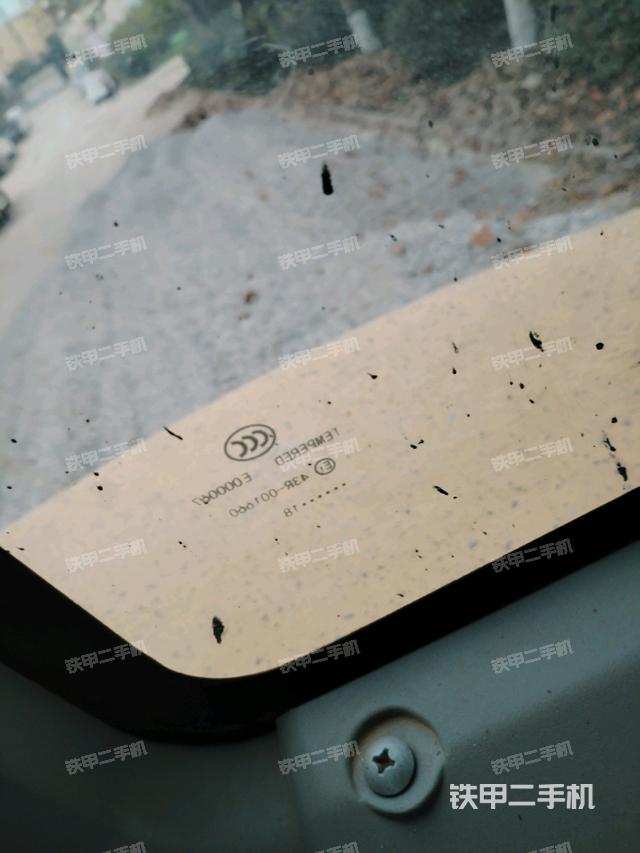 后窗玻璃角標(biāo)（駕駛室部分）