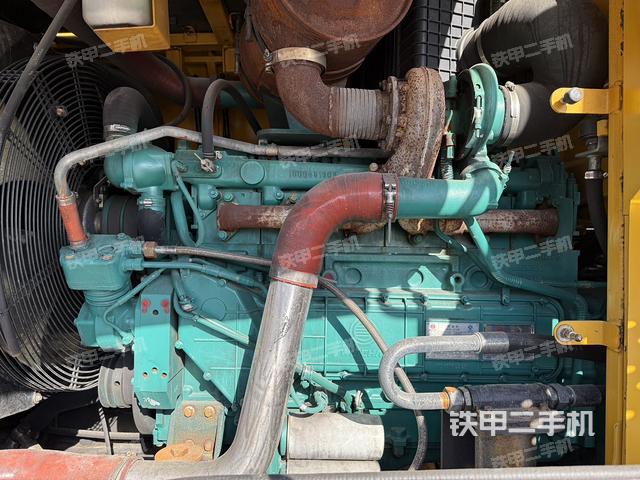 發(fā)動(dòng)機(jī)右側(cè)（整機(jī)外觀及大件）