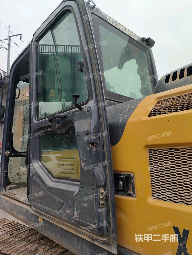 駕駛室左后45度（駕駛室部分）