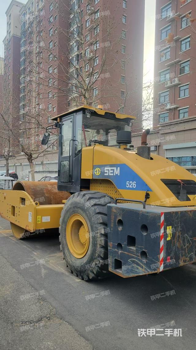 整机左侧（设备外观及核心部件）