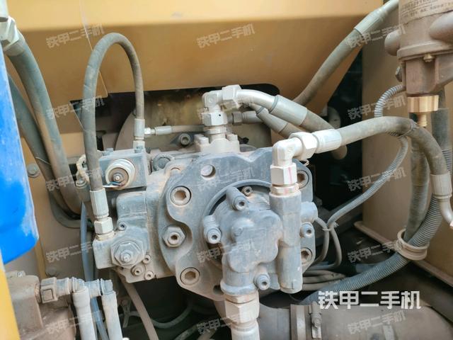 液壓泵斜45?左（大件艙室）