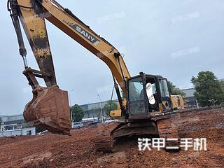 三一重工SY215C挖掘機(jī)